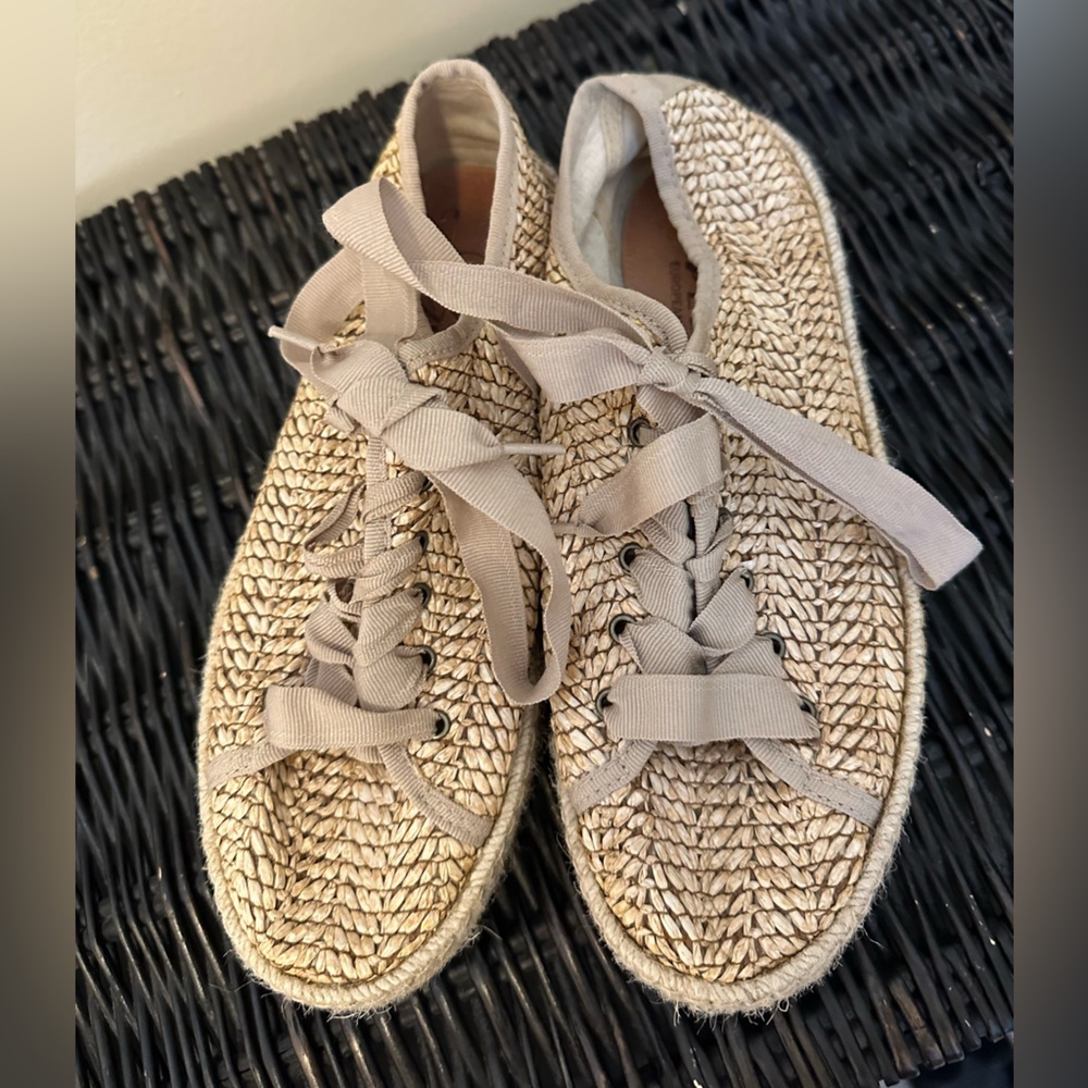 Women’s Azura Shoes - Picture 2 of 5